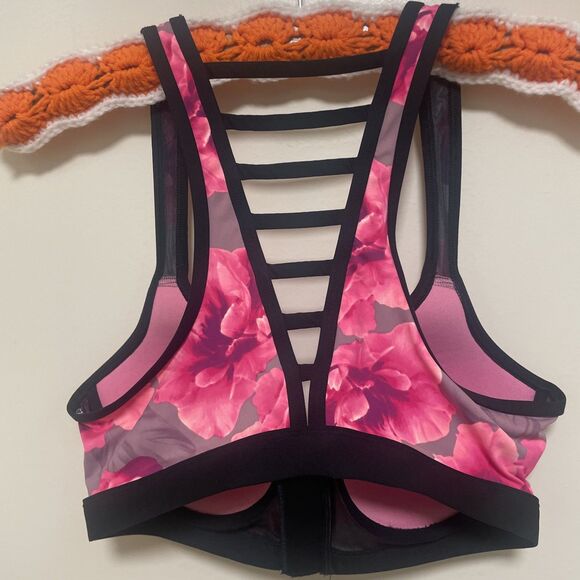 Victoria's Secret ULTIMATE Push Up Sports Bra Women's Medium Front Zip Wireless - Picture 5 of 7